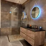 펜션 Rooftop Heated Jacuzzi, Fireplace, A Unique Home! Żebbuġ