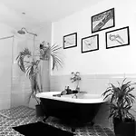 Rooftop Heated Jacuzzi, Fireplace, A Unique Home! 펜션 *