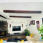 Rooftop Heated Jacuzzi, Fireplace, A Unique Home! 펜션 Żebbuġ