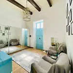 펜션 Rooftop Heated Jacuzzi, Fireplace, A Unique Home!