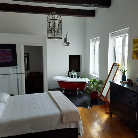 Rooftop Heated Jacuzzi, Fireplace, A Unique Home! Zebbug (Southern Region)