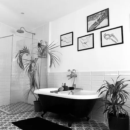 Rooftop Heated Jacuzzi, Fireplace, A Unique Home! 度假居 *