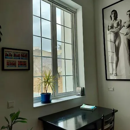 度假居 Rooftop Heated Jacuzzi, Fireplace, A Unique Home! *