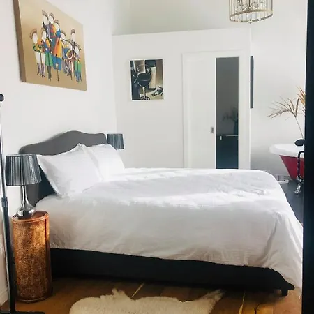 Rooftop Heated Jacuzzi, Fireplace, A Unique Home!