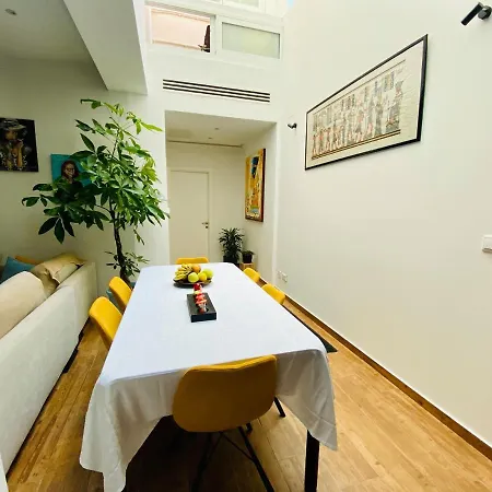 Rooftop Heated Jacuzzi, Fireplace, A Unique Home! * Zebbug (Southern Region)