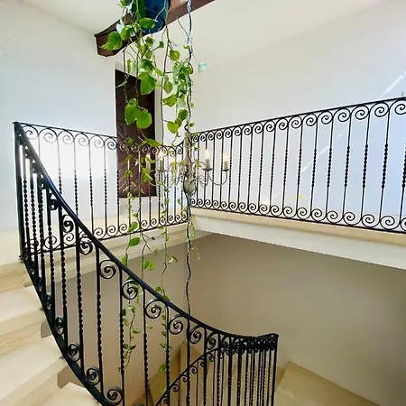 Rooftop Heated Jacuzzi, Fireplace, A Unique Home! 別荘 Żebbuġ