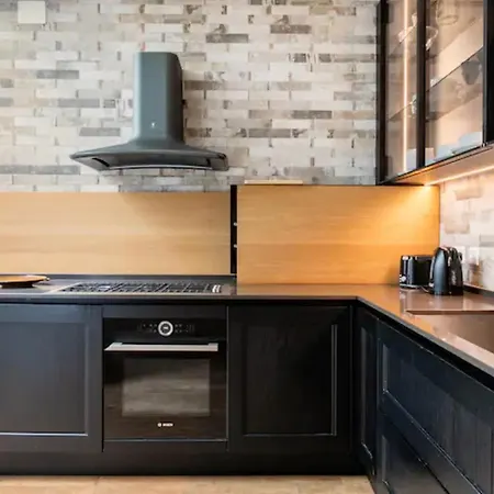Rooftop Heated Jacuzzi, Fireplace, A Unique Home! Nyaraló *