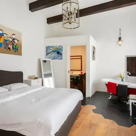 Rooftop Heated Jacuzzi, Fireplace, A Unique Home! * Żebbuġ