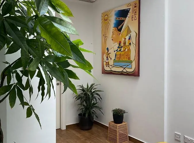 Rooftop Heated Jacuzzi, Fireplace, A Unique Home! Vakantiehuis *