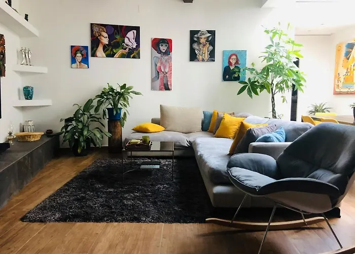 Vakantiehuis Rooftop Heated Jacuzzi, Fireplace, A Unique Home! *