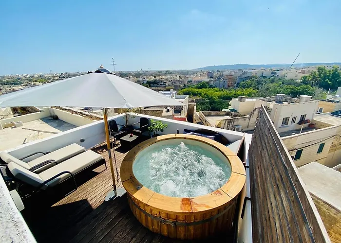 Vakantiehuis Rooftop Heated Jacuzzi, Fireplace, A Unique Home! *