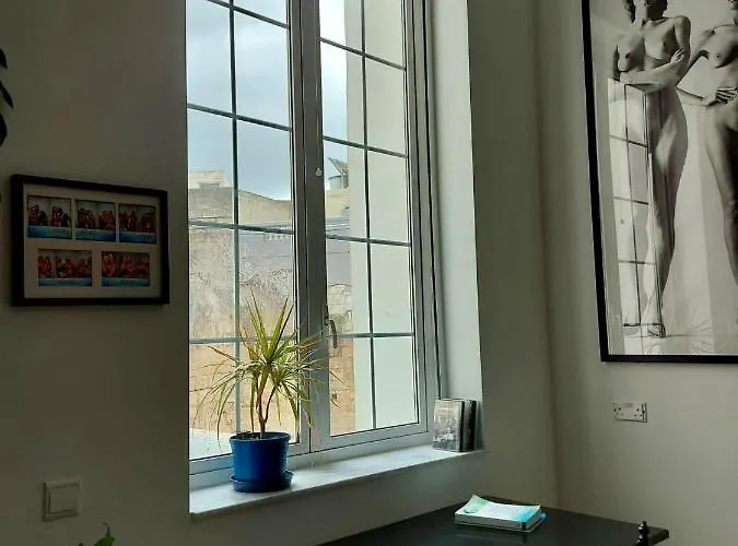 Vakantiehuis Rooftop Heated Jacuzzi, Fireplace, A Unique Home! *