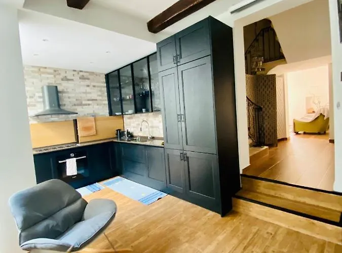 Rooftop Heated Jacuzzi, Fireplace, A Unique Home! * Żebbuġ