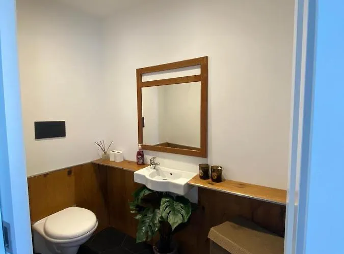 Rooftop Heated Jacuzzi, Fireplace, A Unique Home! Vakantiehuis *