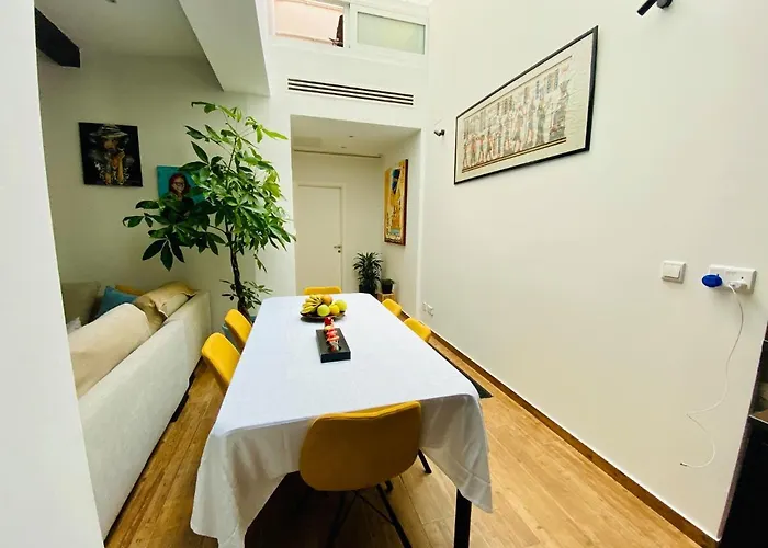 Rooftop Heated Jacuzzi, Fireplace, A Unique Home! * Żebbuġ