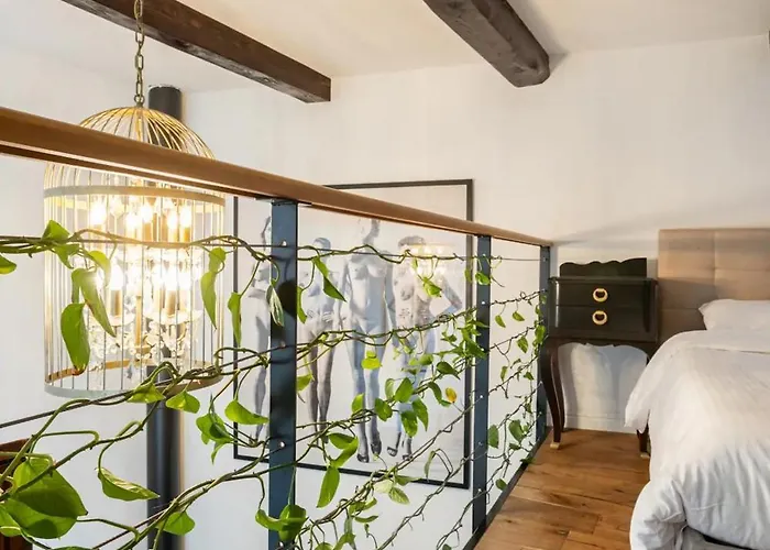 Vakantiehuis Rooftop Heated Jacuzzi, Fireplace, A Unique Home! Żebbuġ