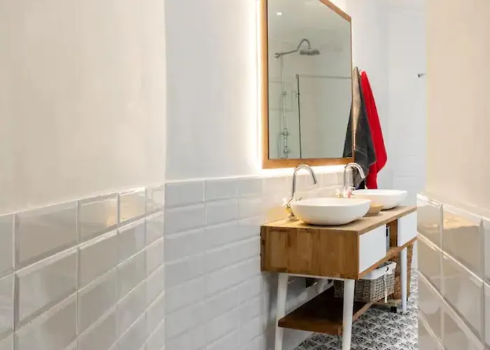 Vakantiehuis Rooftop Heated Jacuzzi, Fireplace, A Unique Home! Żebbuġ