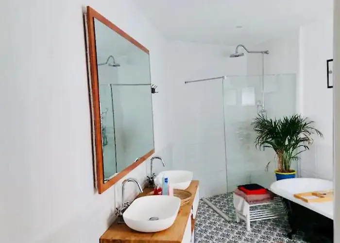 Rooftop Heated Jacuzzi, Fireplace, A Unique Home! *