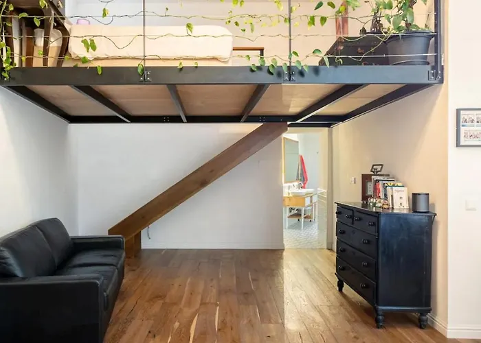 Rooftop Heated Jacuzzi, Fireplace, A Unique Home!