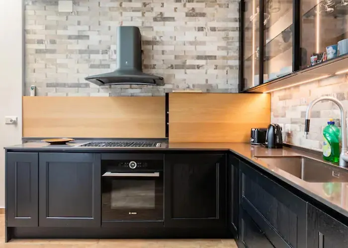 Rooftop Heated Jacuzzi, Fireplace, A Unique Home! Vakantiehuis *