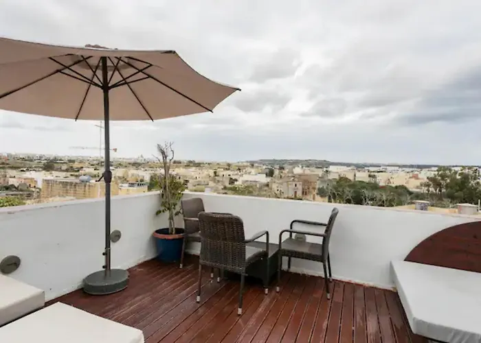 Vakantiehuis Rooftop Heated Jacuzzi, Fireplace, A Unique Home!