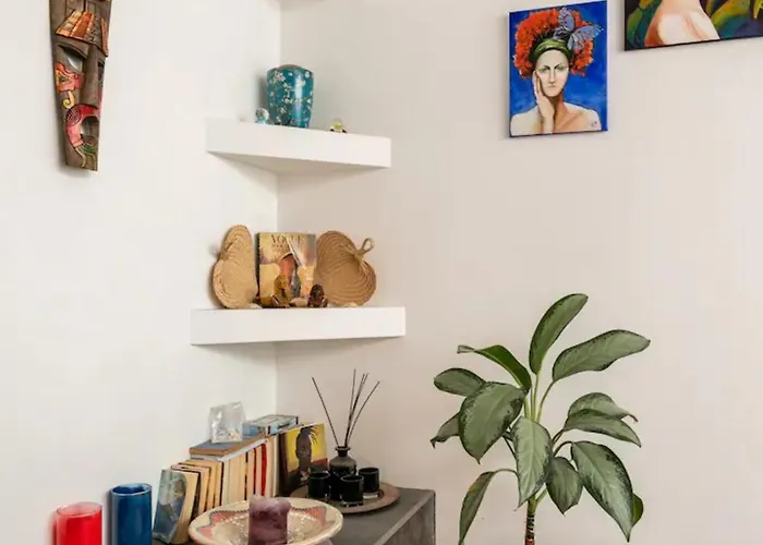 Vakantiehuis Rooftop Heated Jacuzzi, Fireplace, A Unique Home! *