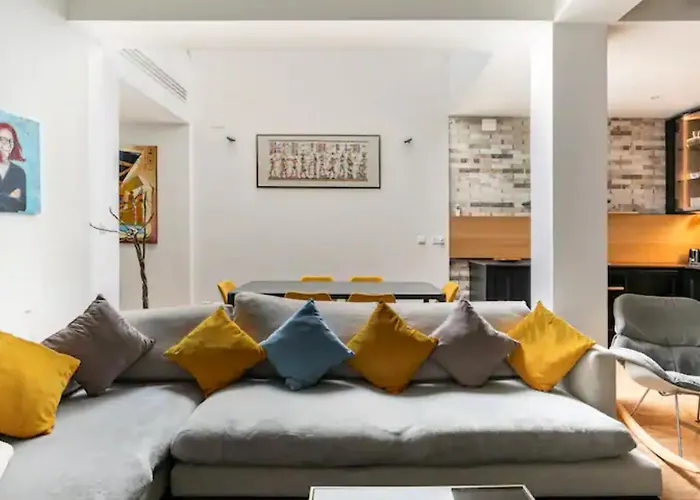 Rooftop Heated Jacuzzi, Fireplace, A Unique Home! Vakantiehuis *