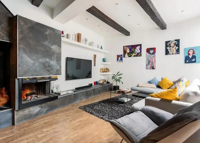 Vakantiehuis Rooftop Heated Jacuzzi, Fireplace, A Unique Home! Żebbuġ