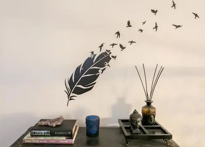 Rooftop Heated Jacuzzi, Fireplace, A Unique Home! Vakantiehuis